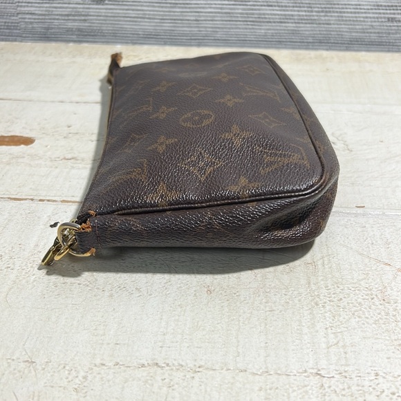 Louis Vuitton Pouch Bag Pochette Monogram ✅COA Included - Picture 14 of 16